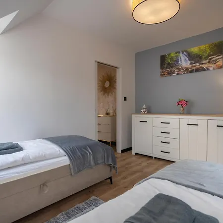 Karkonosky - Lot Szybowcem 아파트 Jezow Sudecki