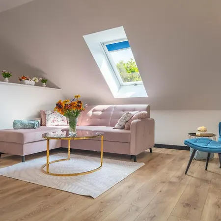 Karkonosky - Lot Szybowcem 아파트 *