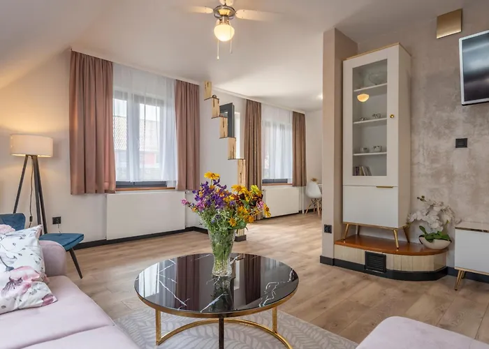 Karkonosky - Lot Szybowcem アパート