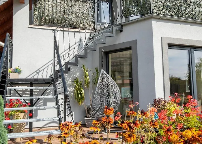 Karkonosky - Lot Szybowcem アパート Jeżów Sudecki